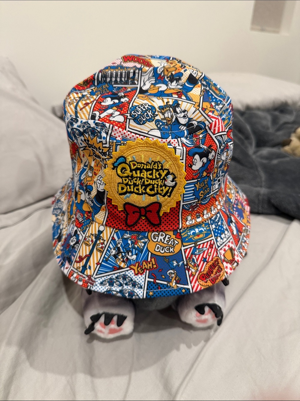 Tokyo Disney Disney Comic-Print Donald Duck Multicolor Bucket Hat